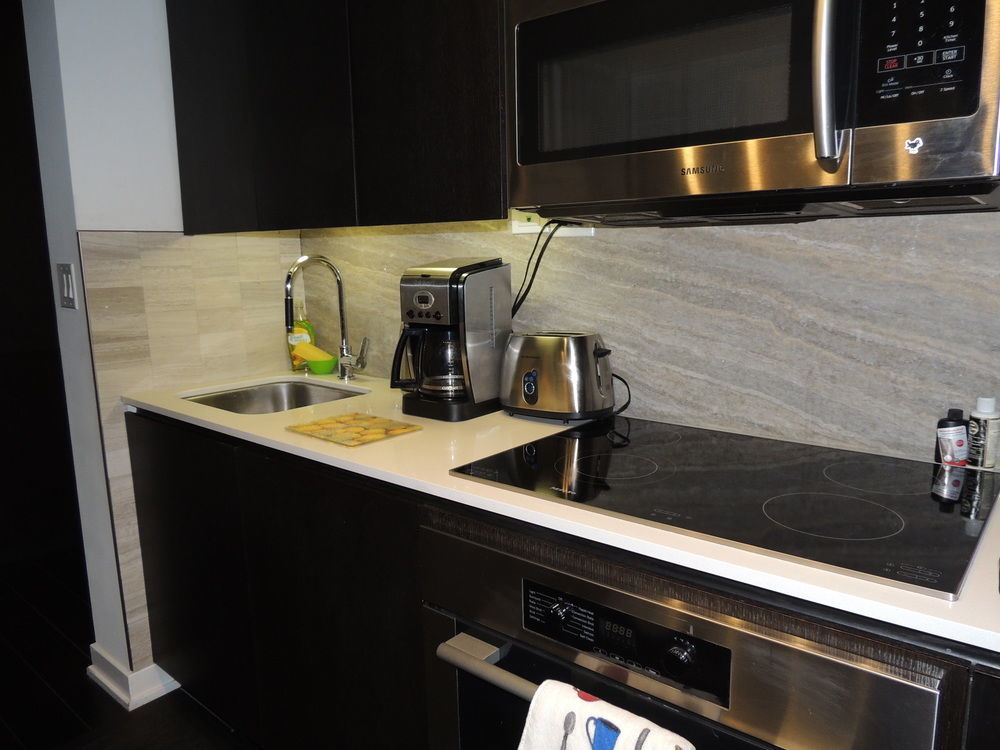 Tvhr - Luxury Condos In Heart Of Downtown Toronto Eksteriør bilde