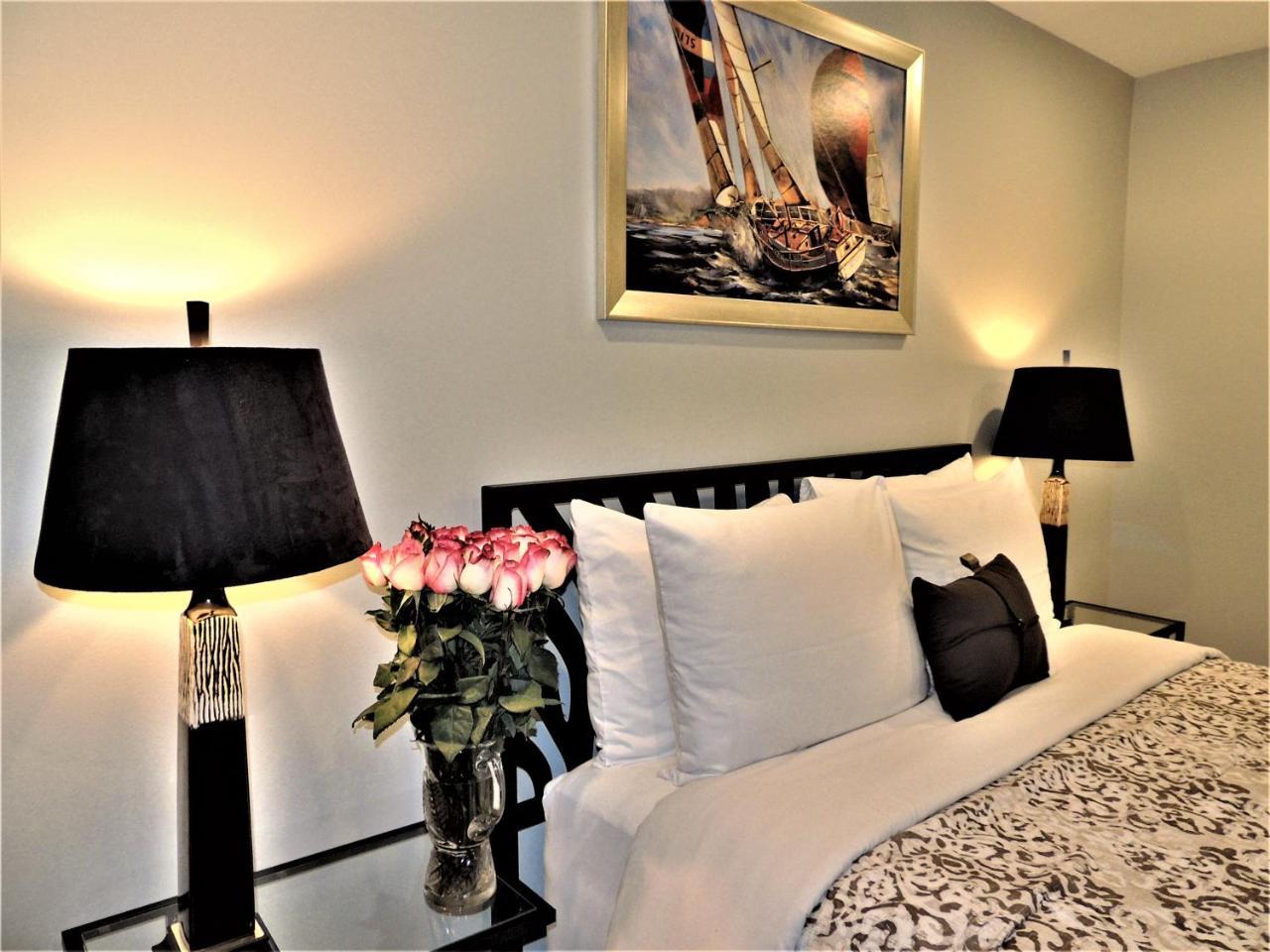 Tvhr - Luxury Condos In Heart Of Downtown Toronto Eksteriør bilde