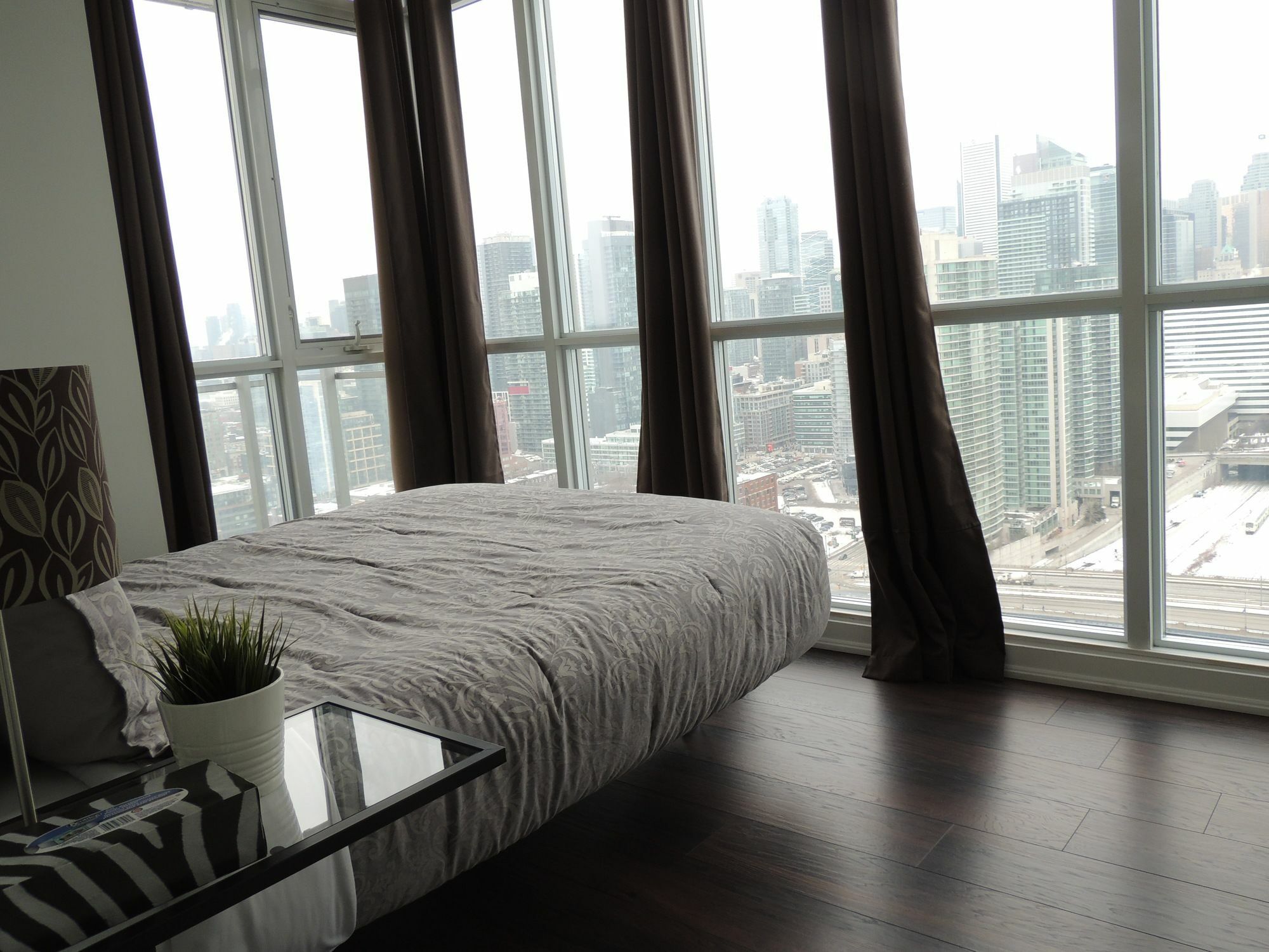 Tvhr - Luxury Condos In Heart Of Downtown Toronto Eksteriør bilde